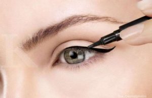 Cara Membuat Tampilan Eyeliner yang Tepat untuk Berbagi Jenis Mata