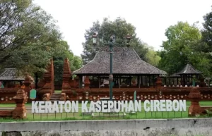 Keraton Kasepuhan Cirebon: Mengintip Keindahan, Mengetahui Lokasi, dan Menikmati Aktivitas